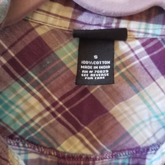 Button up - Picture 4 of 4